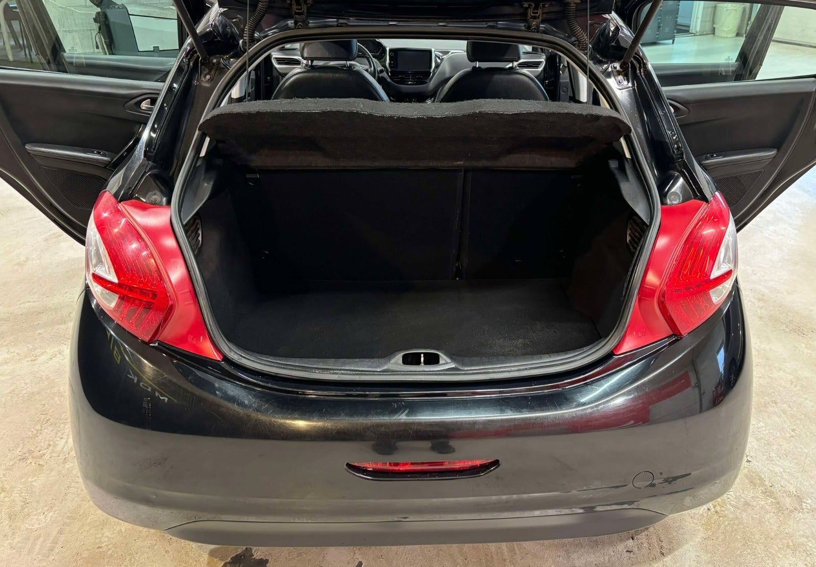 Billede af Peugeot 208 1,6 e-HDi 114 Allure