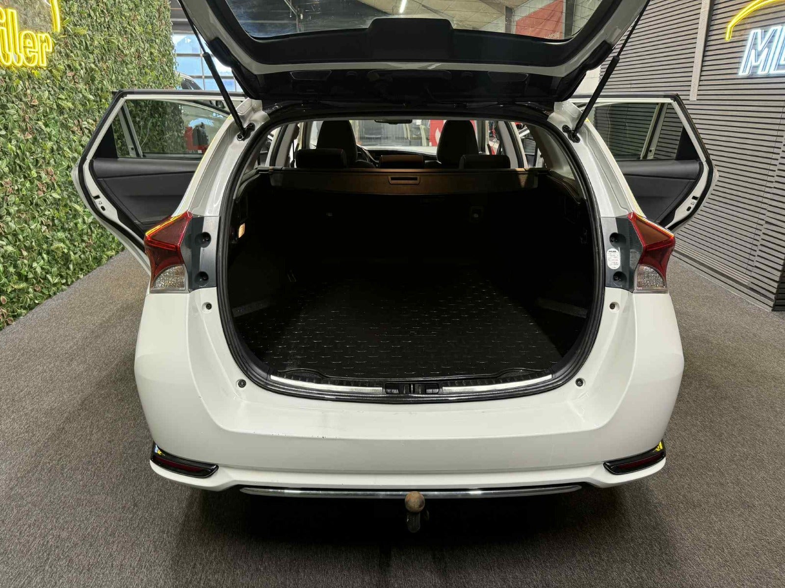 Billede af Toyota Auris 1,8 Hybrid H2 Style Touring Sports CVT