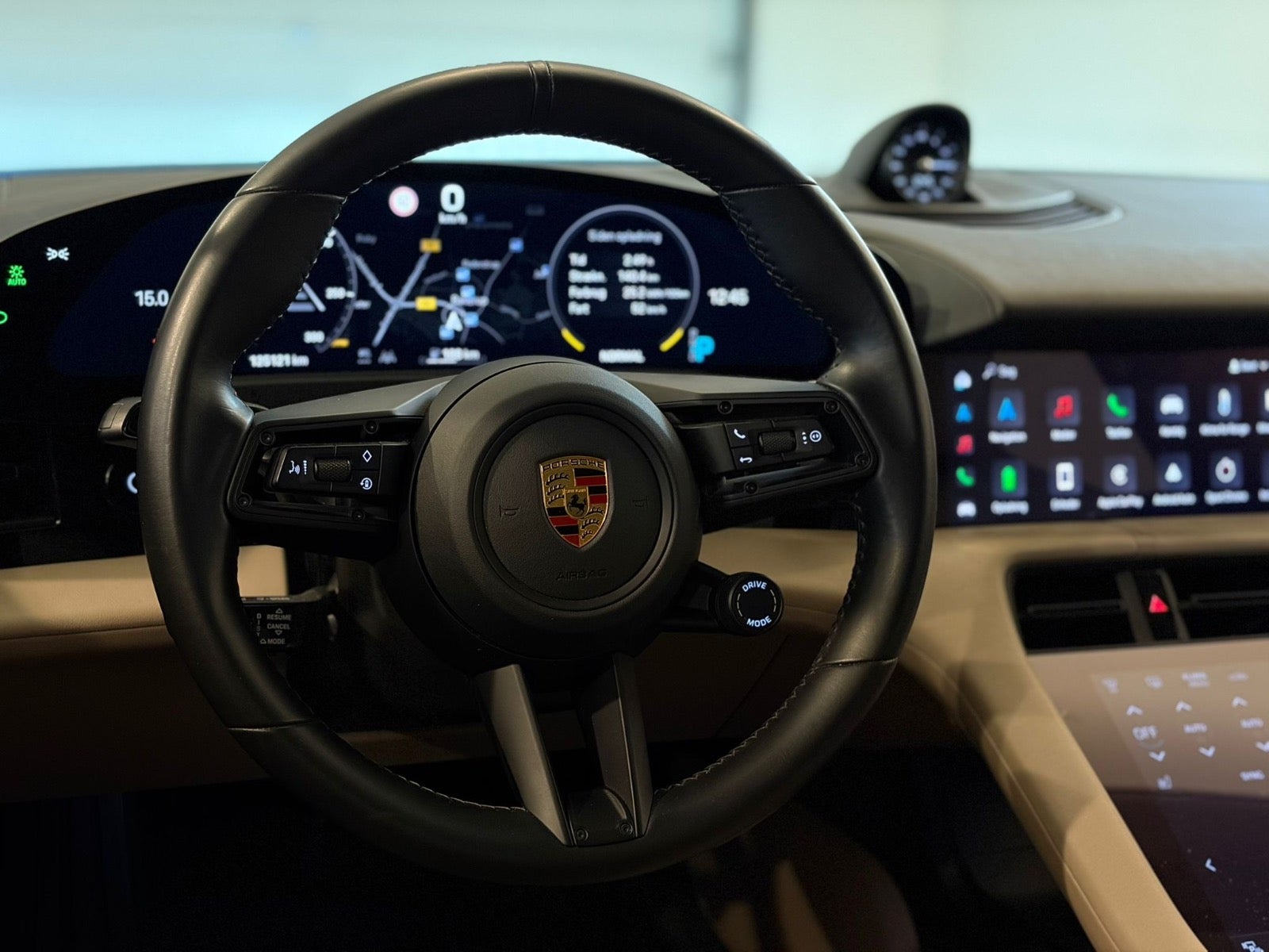 Porsche – Taycan 4