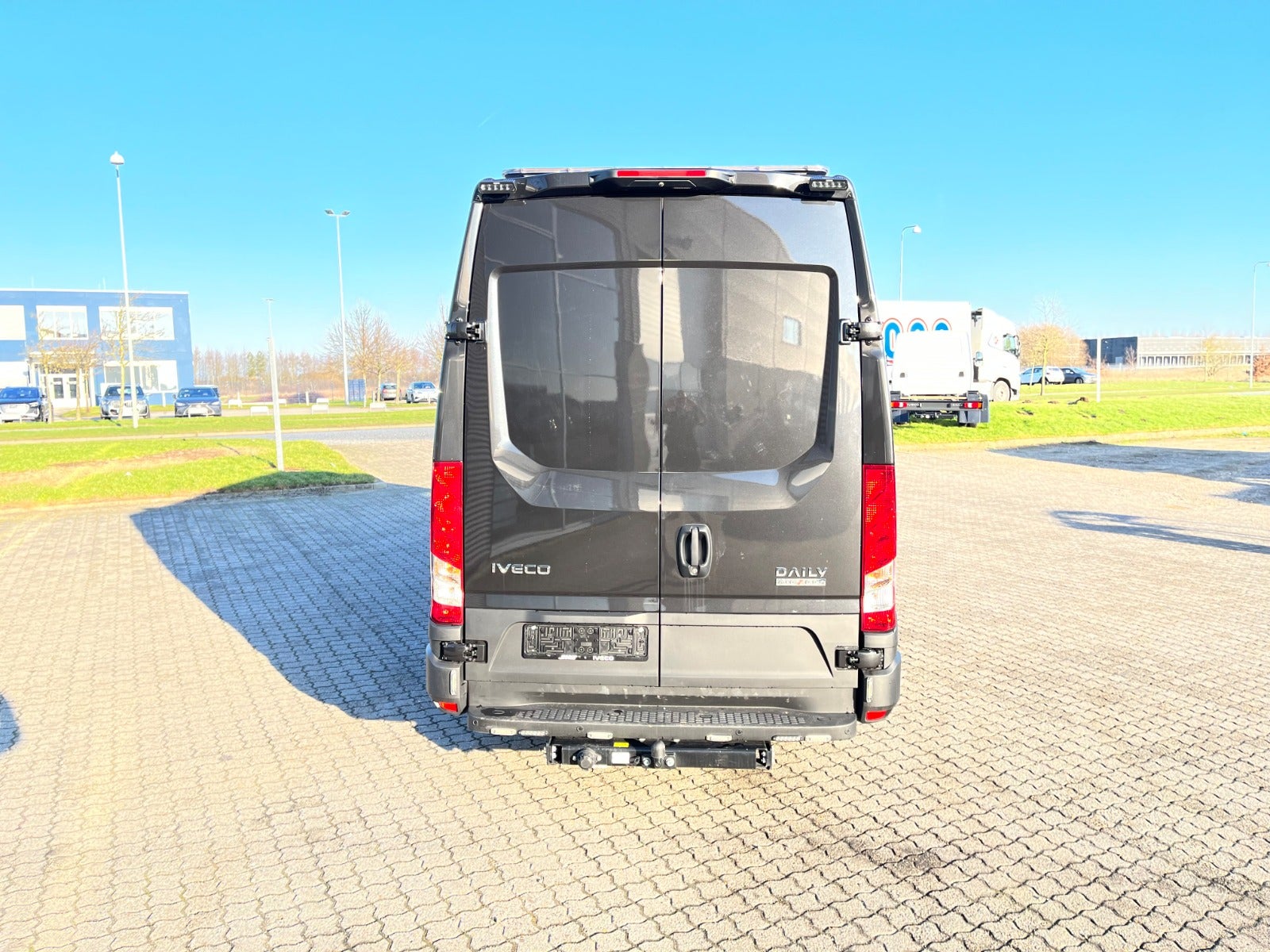 Billede af Iveco Daily 3,0 35S18 12m³ Van AG8