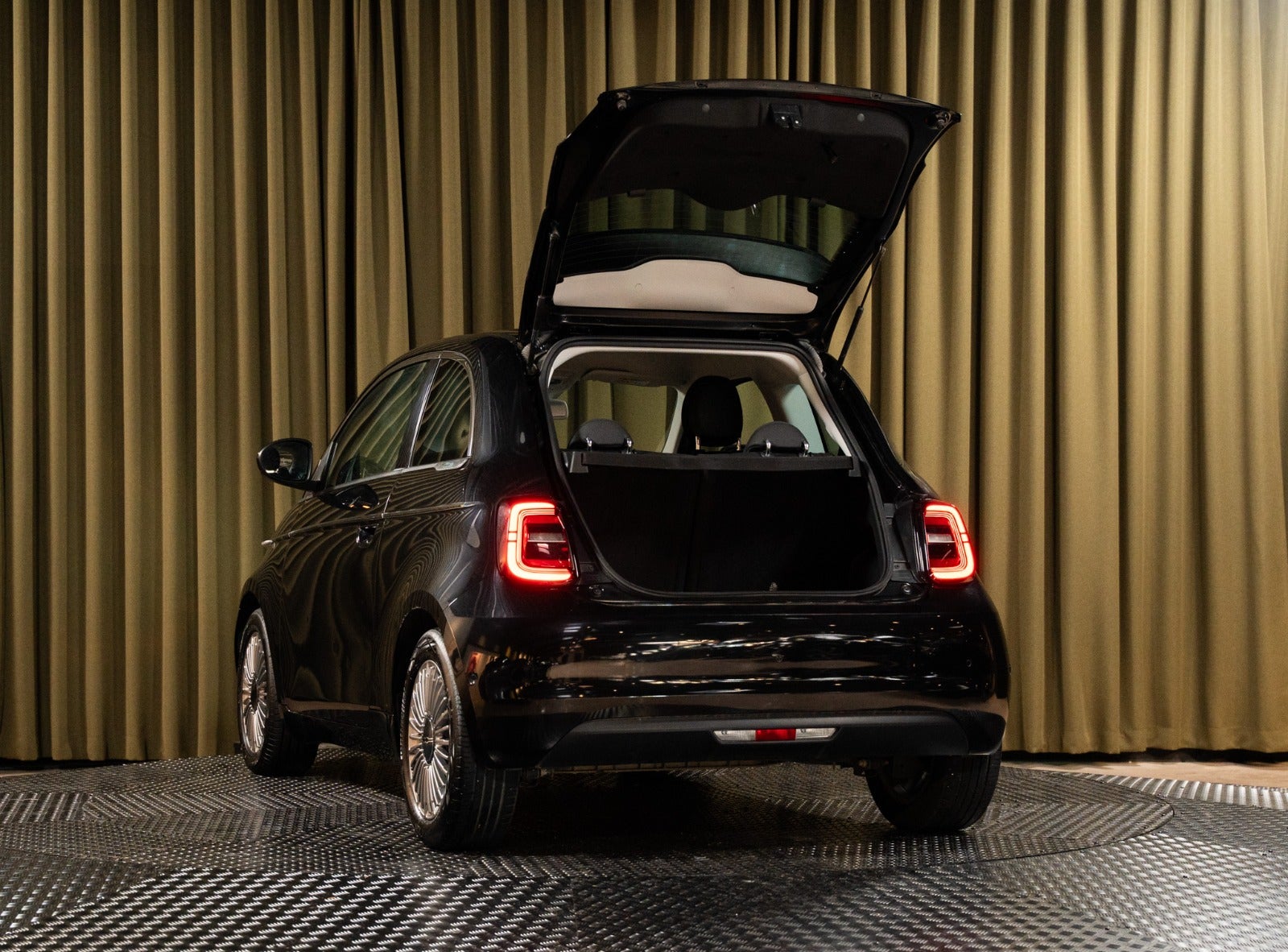 Billede af Fiat 500e 42 (RED)