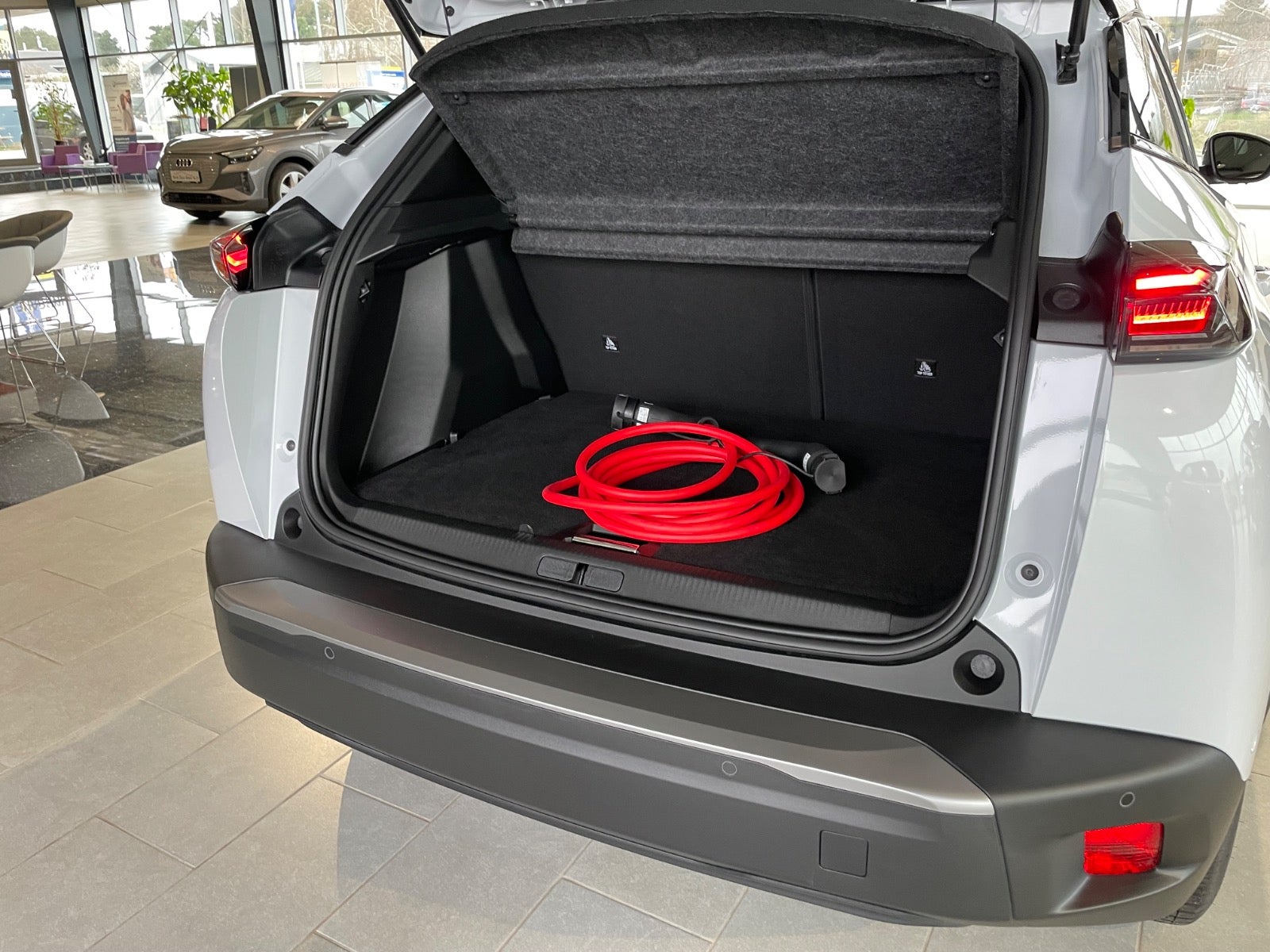 Billede af Peugeot e-2008 54 GT