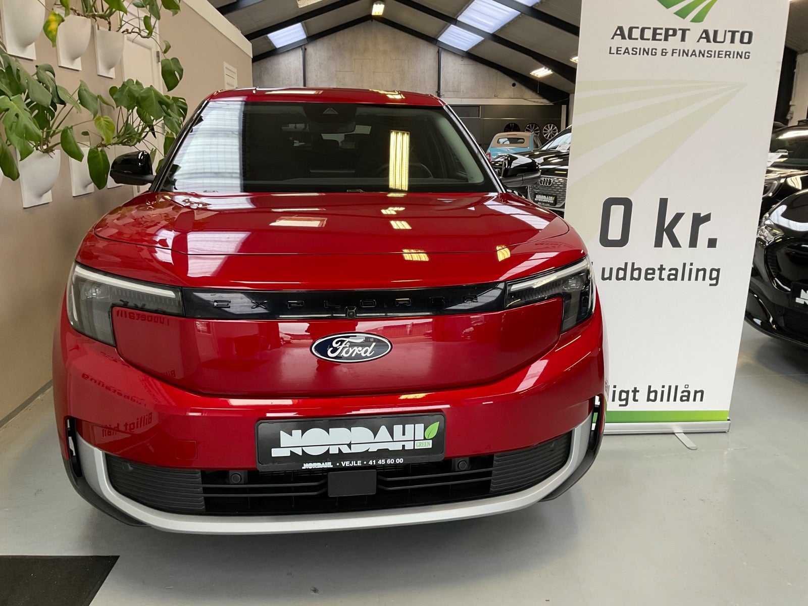 Ford Explorer 82 Select Extended Range 5d - 2