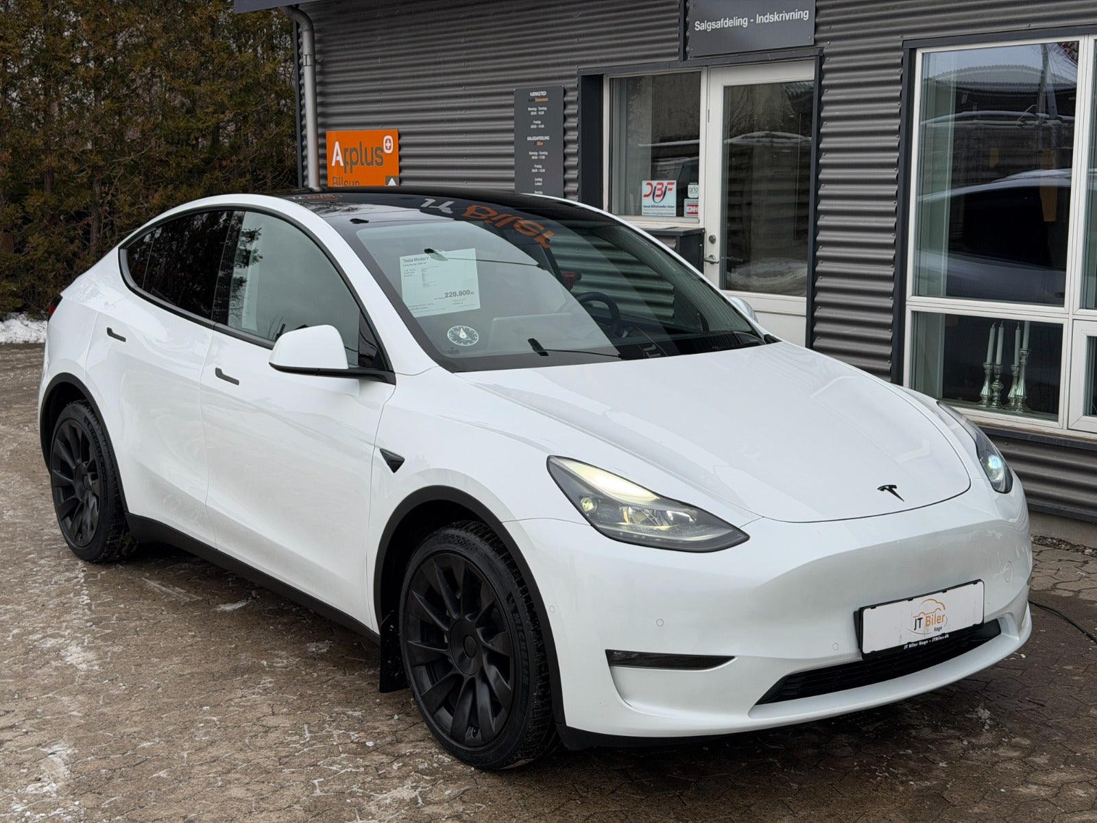 Tesla Model Y Long Range AWD