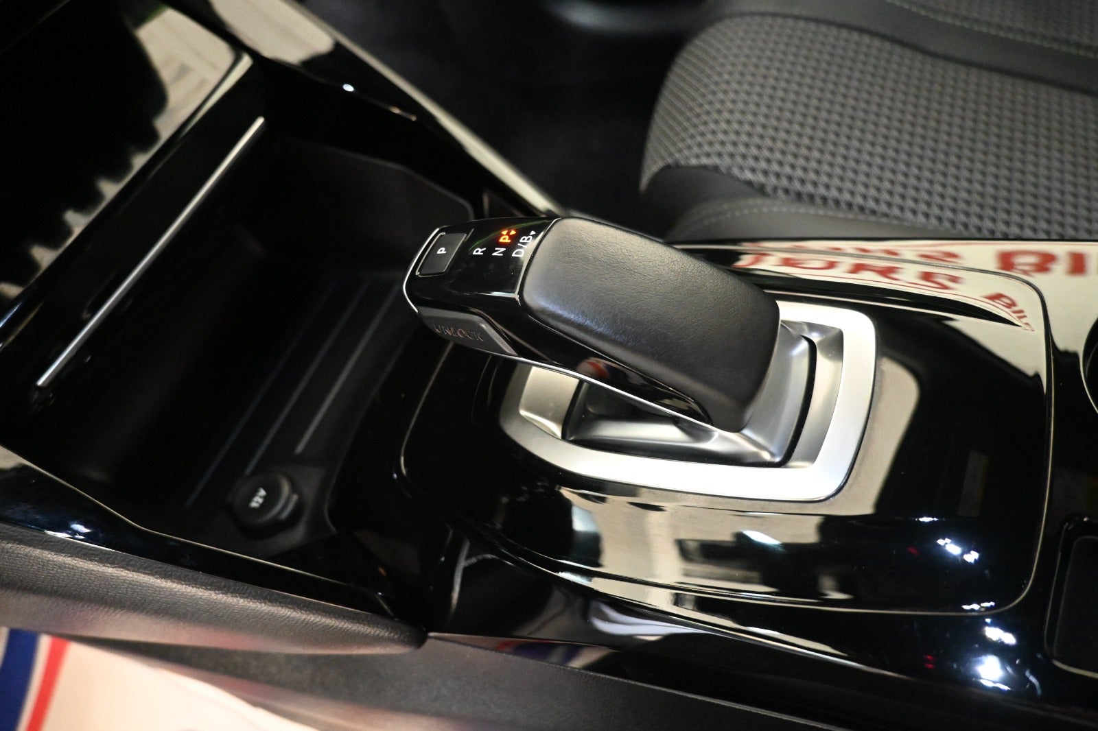 Peugeot e-208 GT