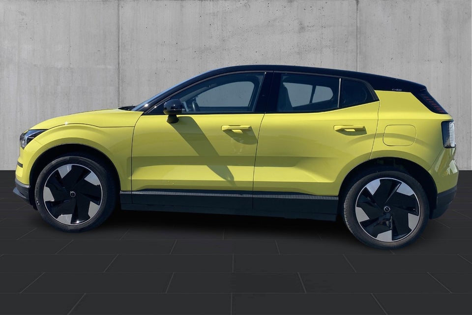 Volvo EX30 Extended Range Plus 2024