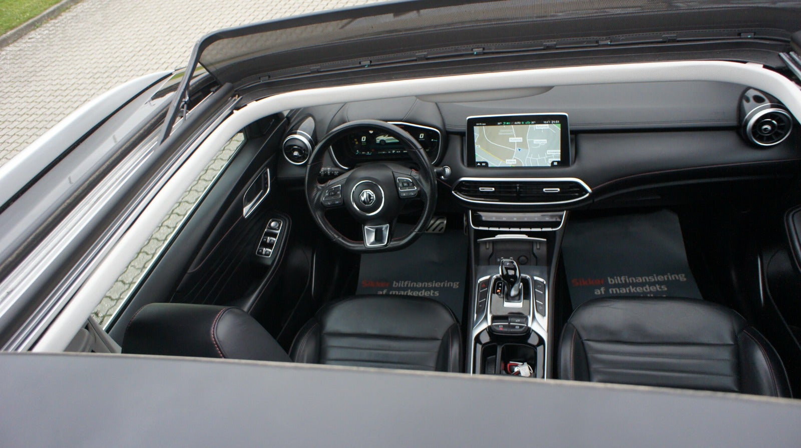MG EHS PHEV Luxury
