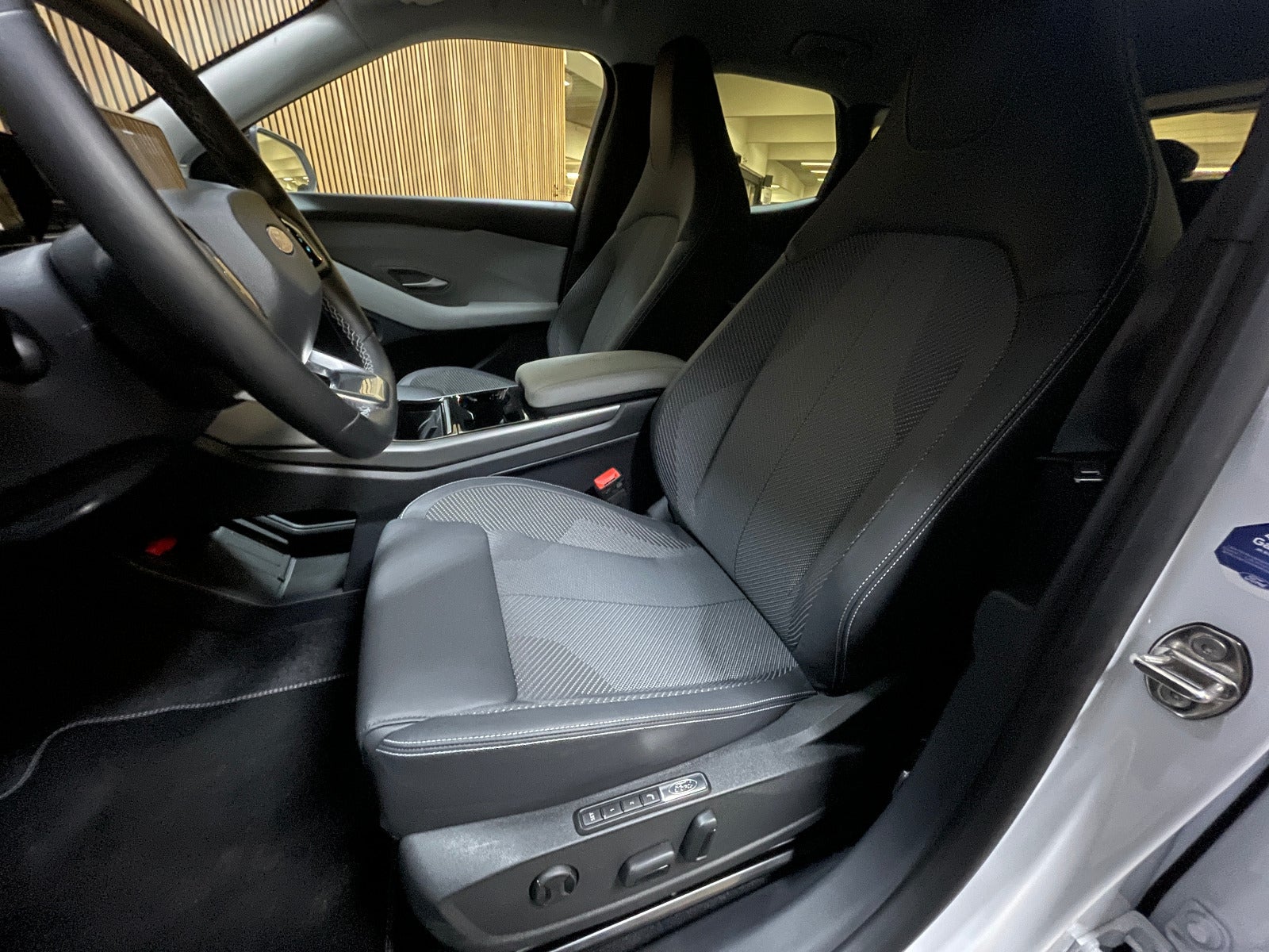 Billede af Ford Explorer 79 Select Extended Range