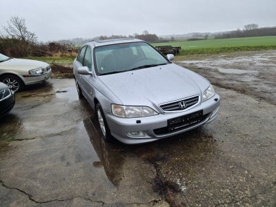 Honda Accord 2,3i ES 4d