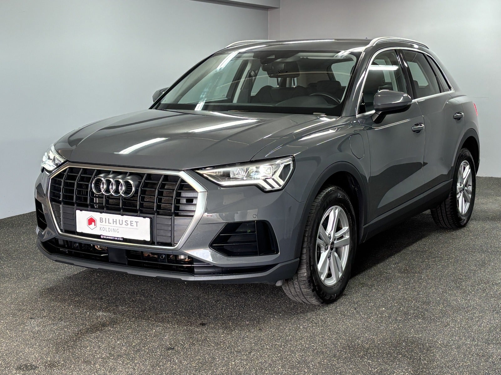 Billede af Audi Q3 45 TFSi e Attitude plus S-tr.