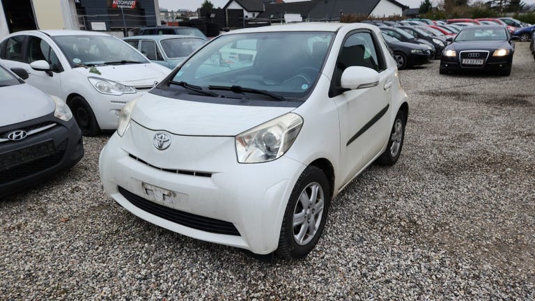 Toyota iQ VVT-i Q3