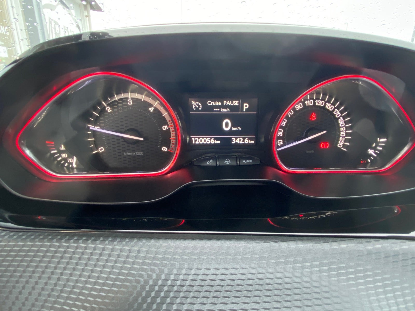 Billede af Peugeot 2008 1,5 BlueHDi 120 GT Line Sky EAT6