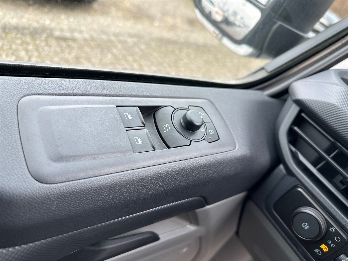 Ford E-Transit Custom 320S Trend billede 15