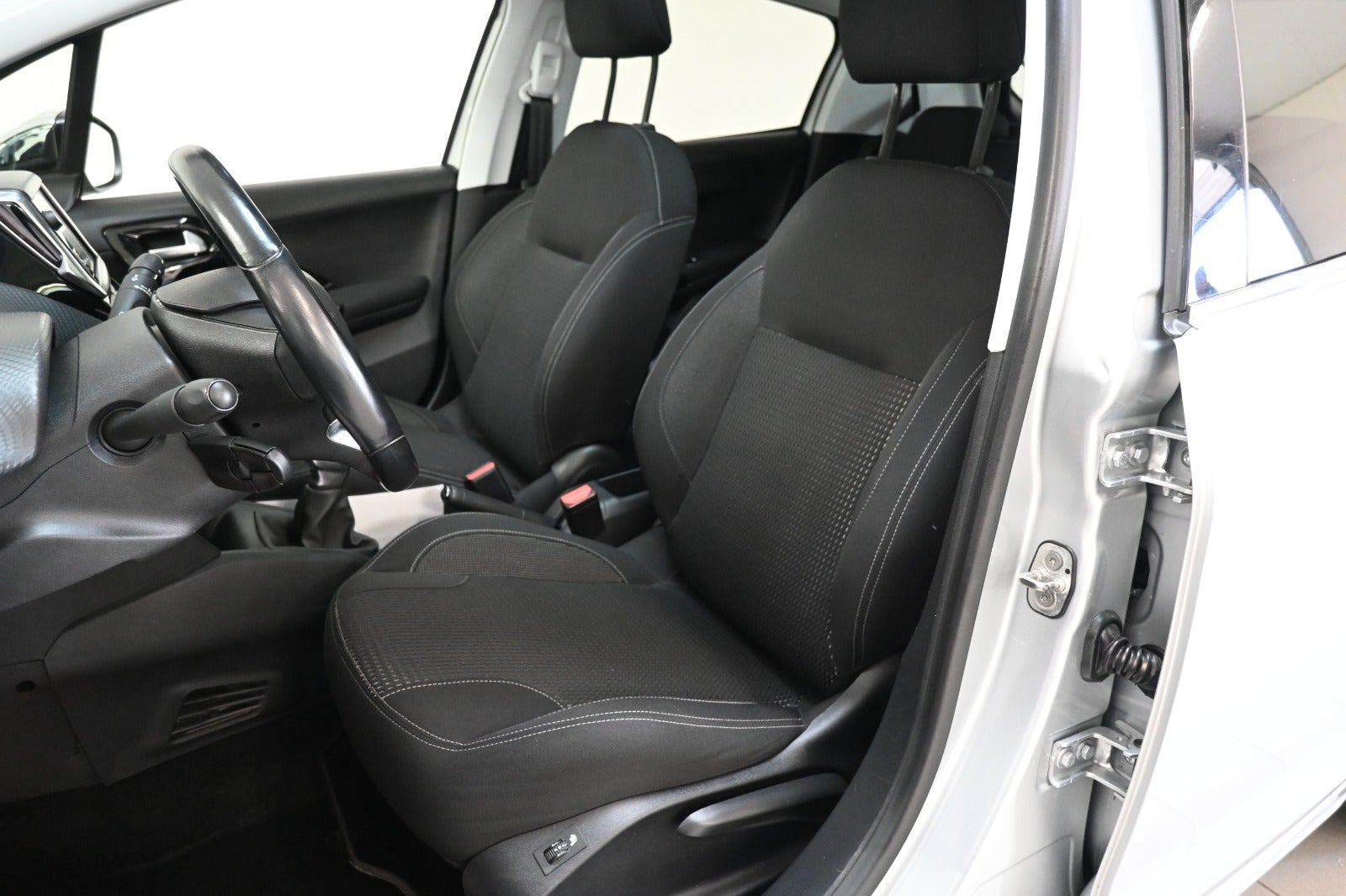 Peugeot 208 BlueHDi 100 Allure Sky