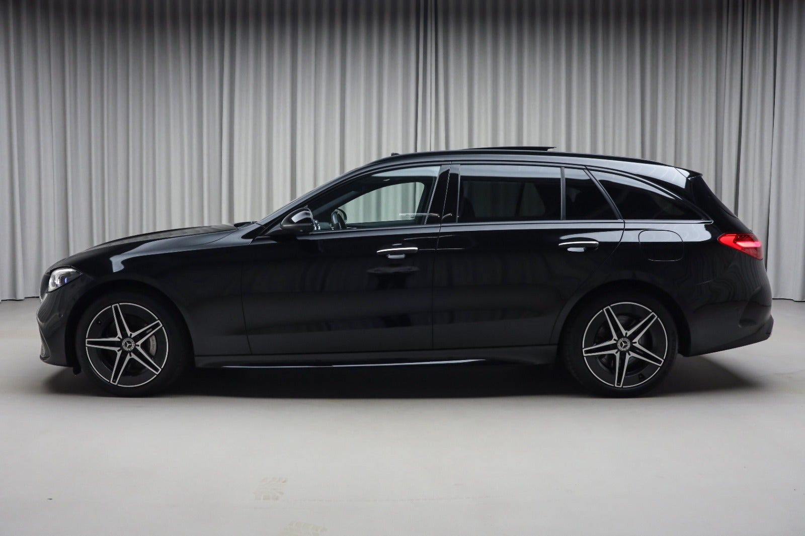 Mercedes-Benz C 300 e (6/8)