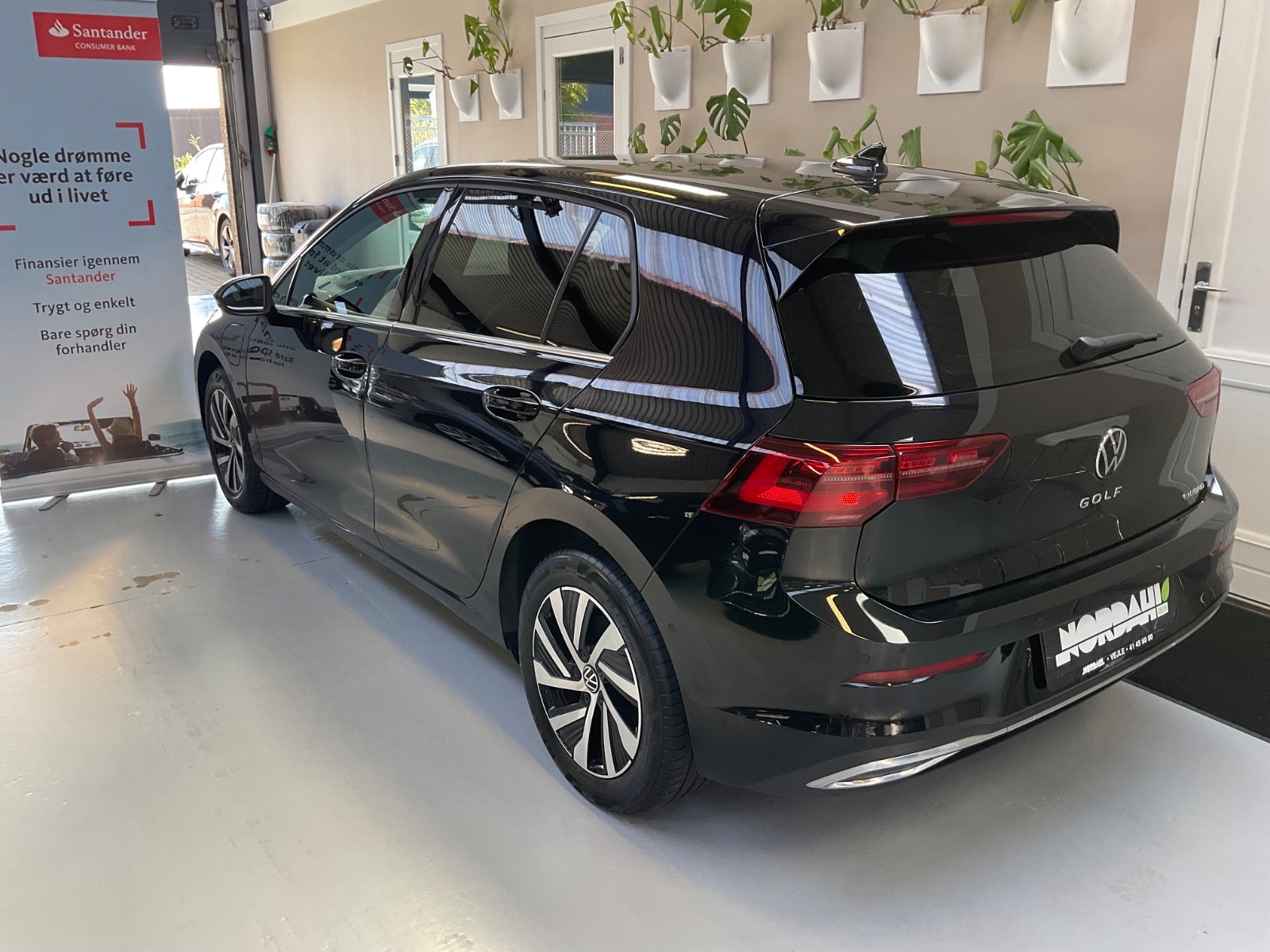 VW Golf VIII 1,4 eHybrid DSG 5d - 4