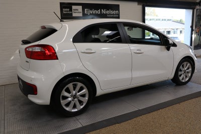 Kia Rio CVVT Attraction
