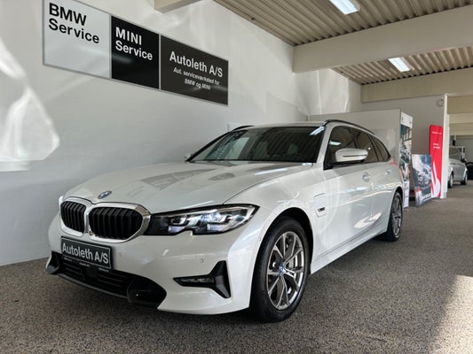 BMW 330e Touring Sport Line aut.