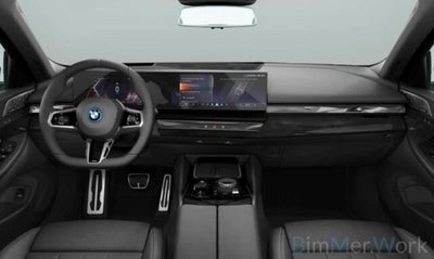 BMW i5 eDrive40 Touring Fully Charged M-Sport billede 1