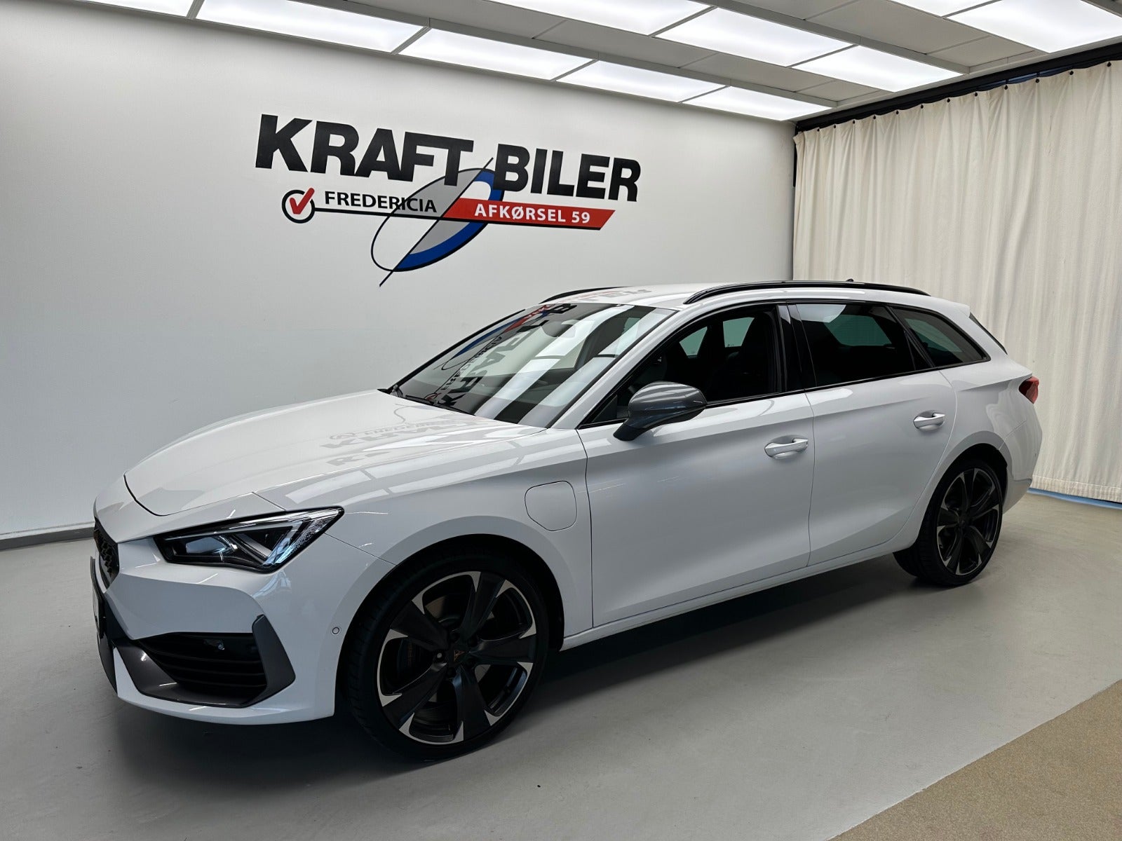Billede af Cupra Leon 1,4 eHybrid Sportstourer DSG