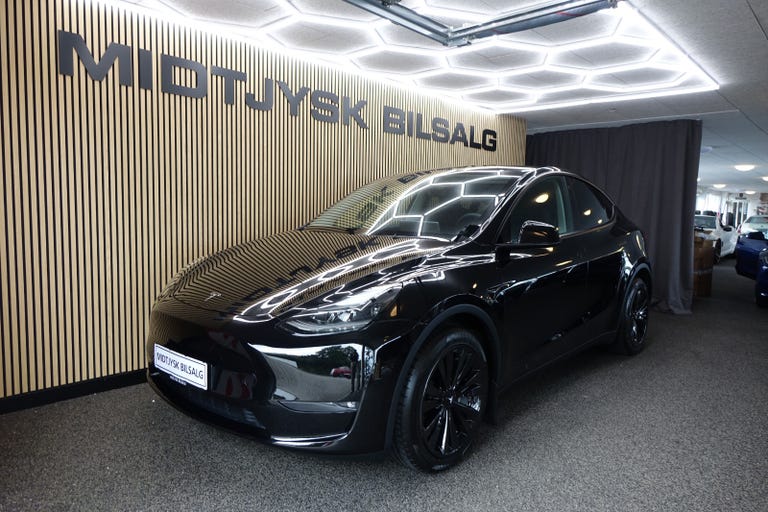 Tesla Model Y Long Range AWD