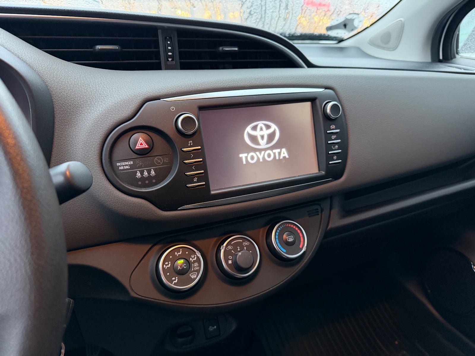 Billede af Toyota Yaris 1,0 VVT-i T2