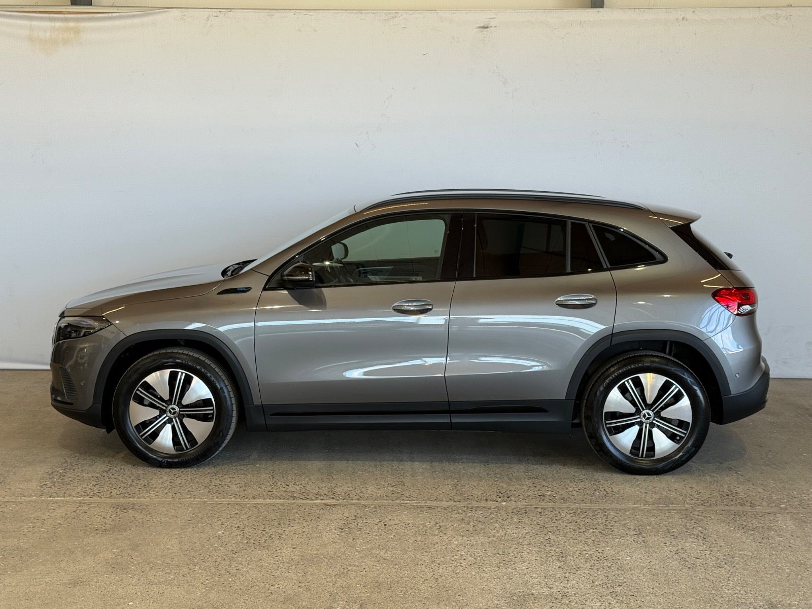 Mercedes EQA250 Electric Art
