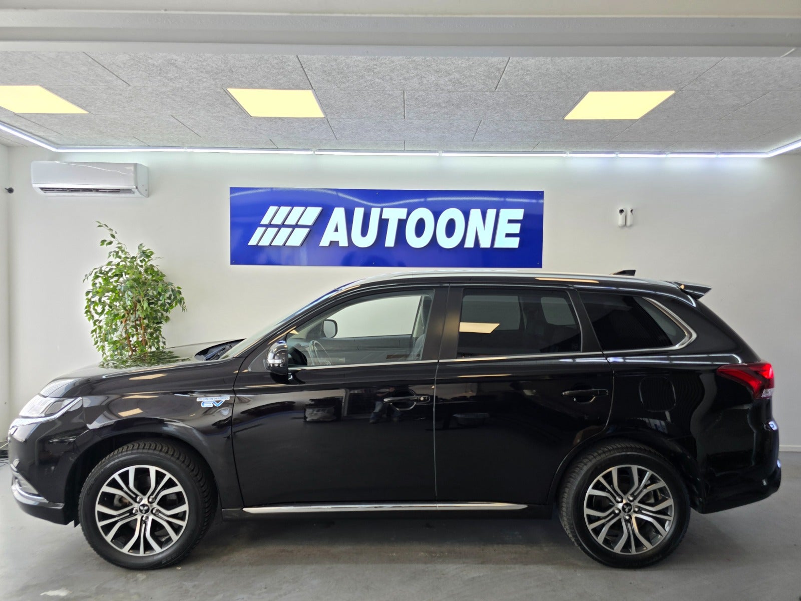 Billede af Mitsubishi Outlander 2,4 PHEV Intro Edition CVT 4WD