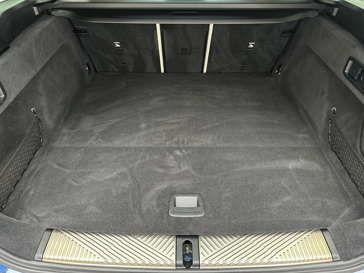 BMW i5 eDrive40 Touring Fully Charged M-Sport billede 8