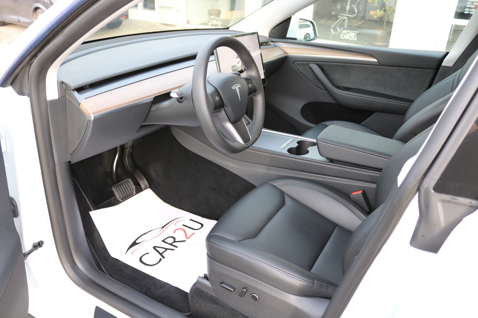 Tesla Model Y Long Range AWD