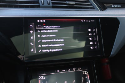 Audi Q8 e-tron S-line Black Style Sportback quattro