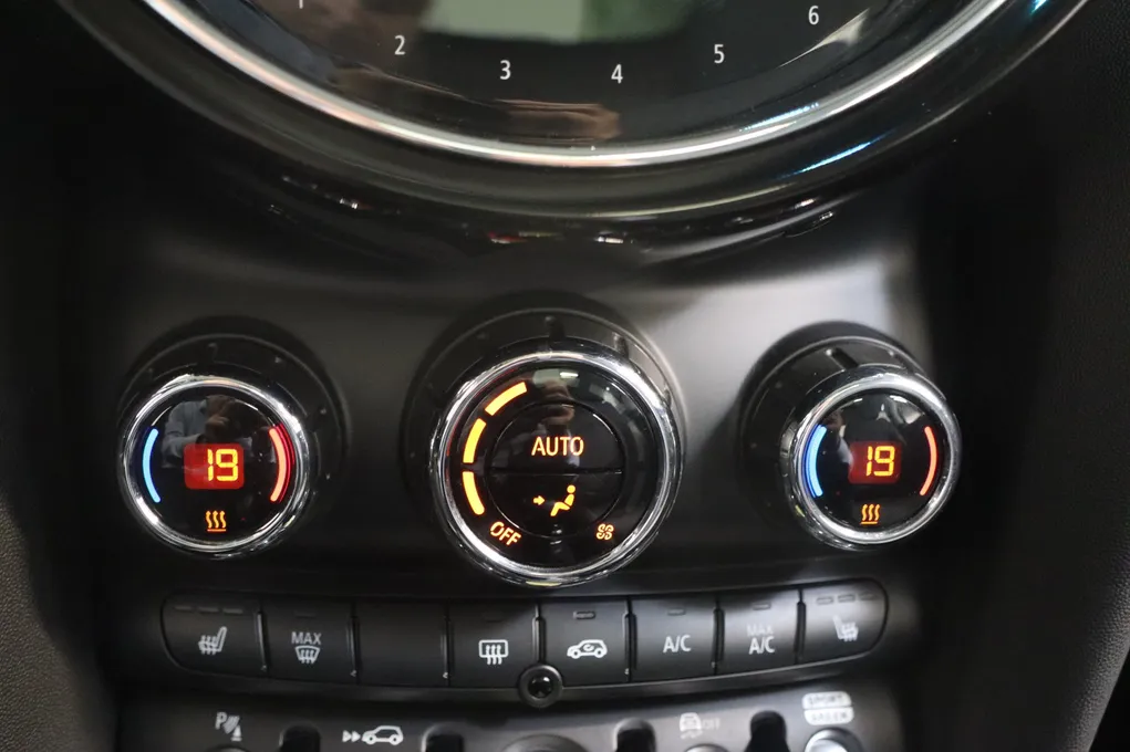 MINI Cooper SE Camden Edition