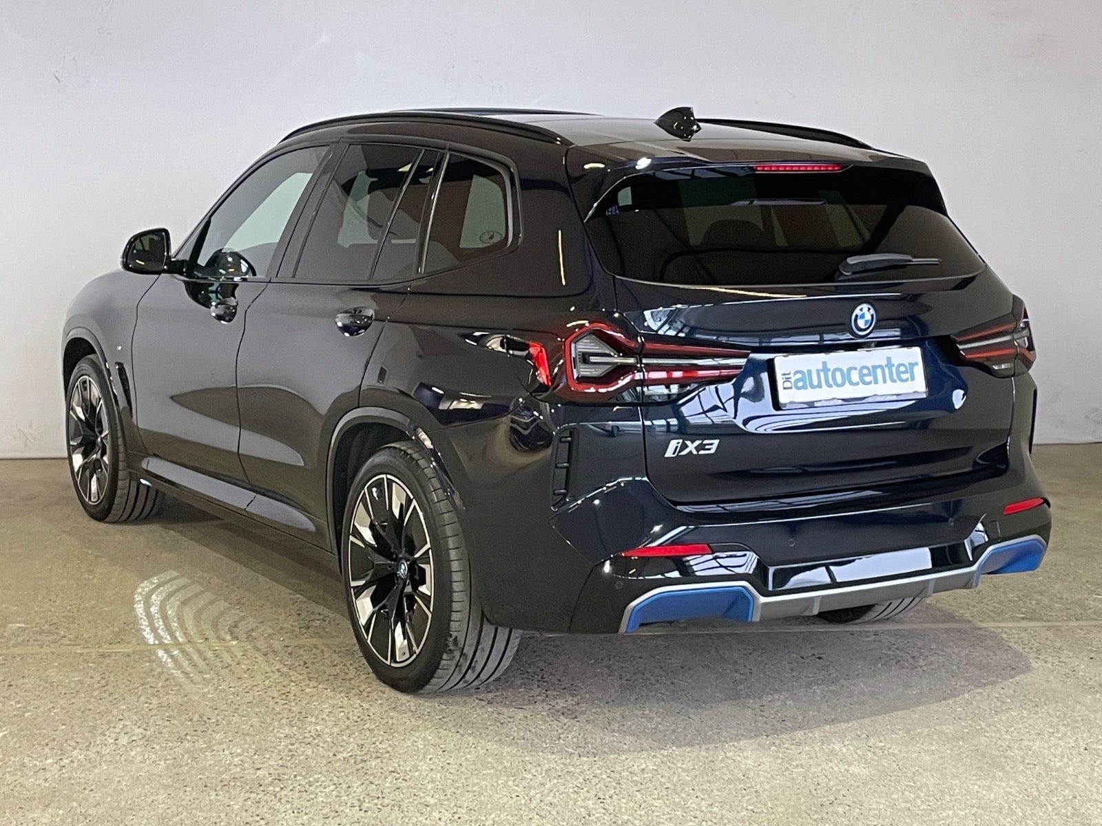 BMW iX3 Charged Plus M-Sport