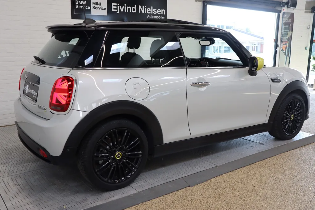 MINI Cooper SE Camden Edition