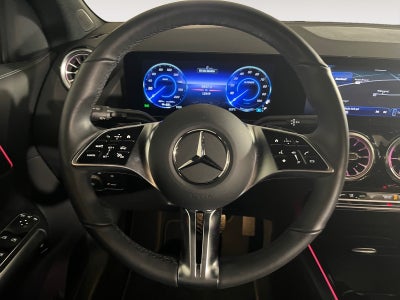 Mercedes EQA300 Progressive 4Matic Van