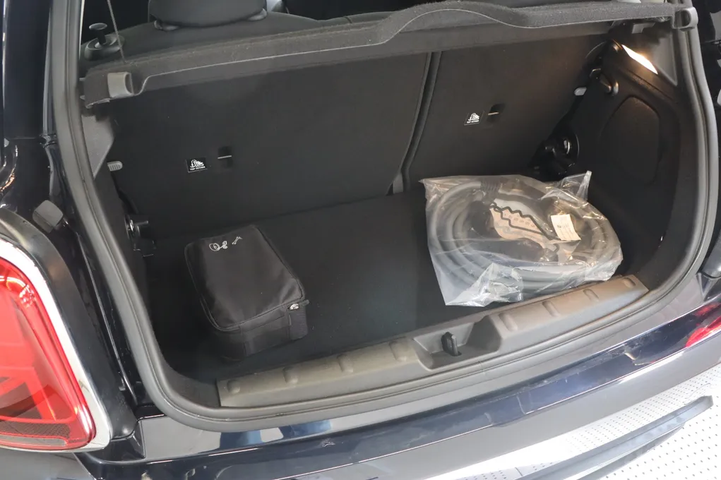 MINI Cooper SE Camden Edition