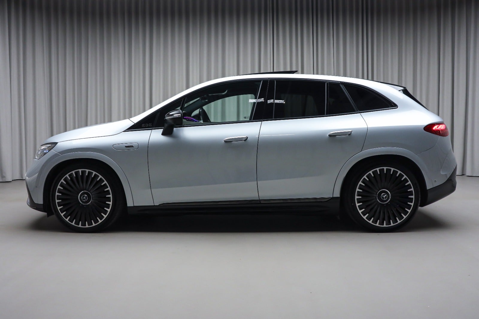 Mercedes-AMG EQE 53 SUV (5/8)