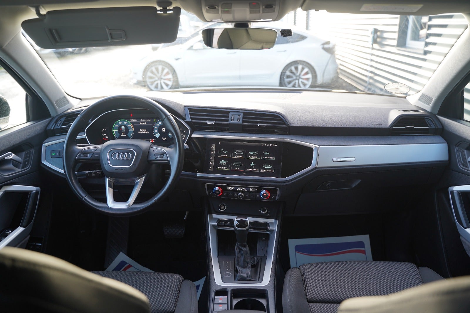 Billede af Audi Q3 45 TFSi e Attitude plus S-tr.