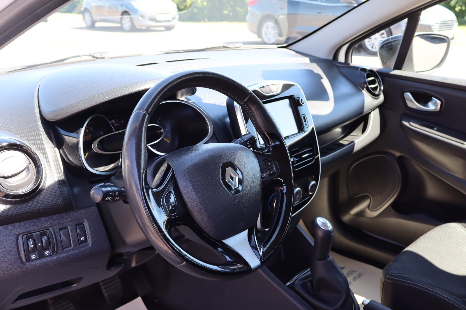 Billede af Renault Clio IV 1,5 dCi 75 Expression Sport Tourer