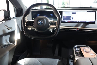 BMW iX xDrive40 Fully Charged