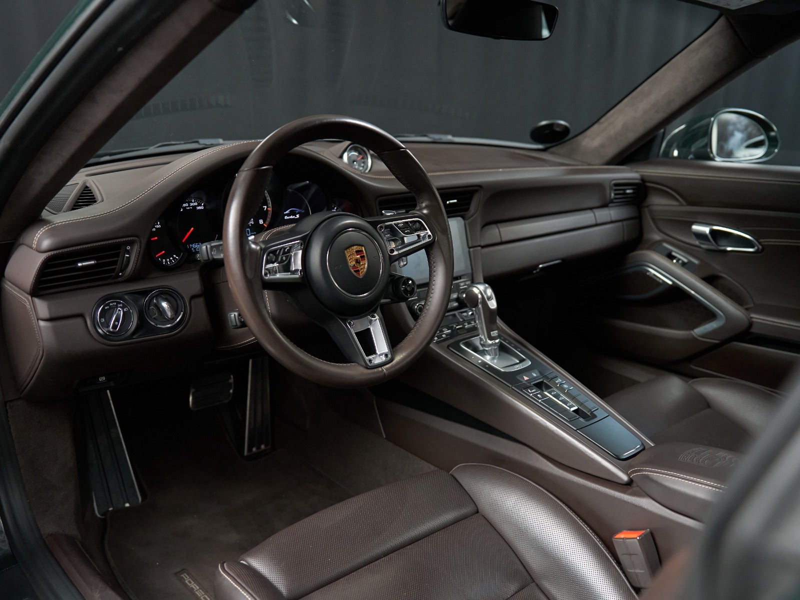 Gallery image 11 of 18