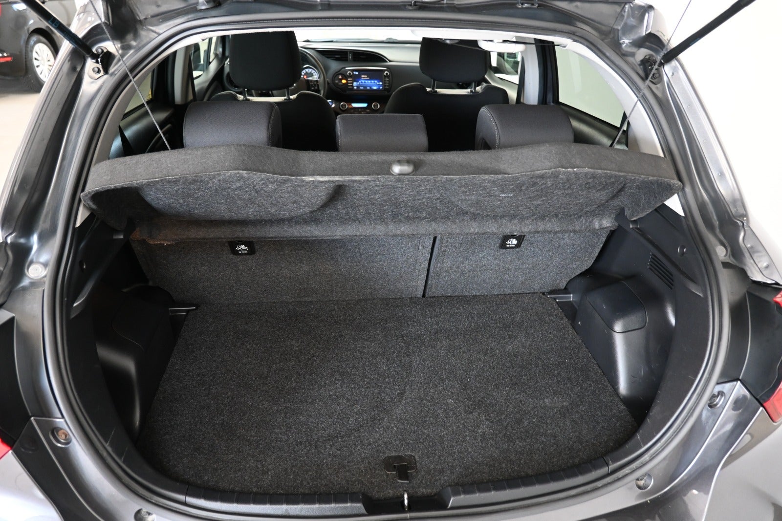 Toyota Yaris Hybrid H3 Limited Smart e-CVT