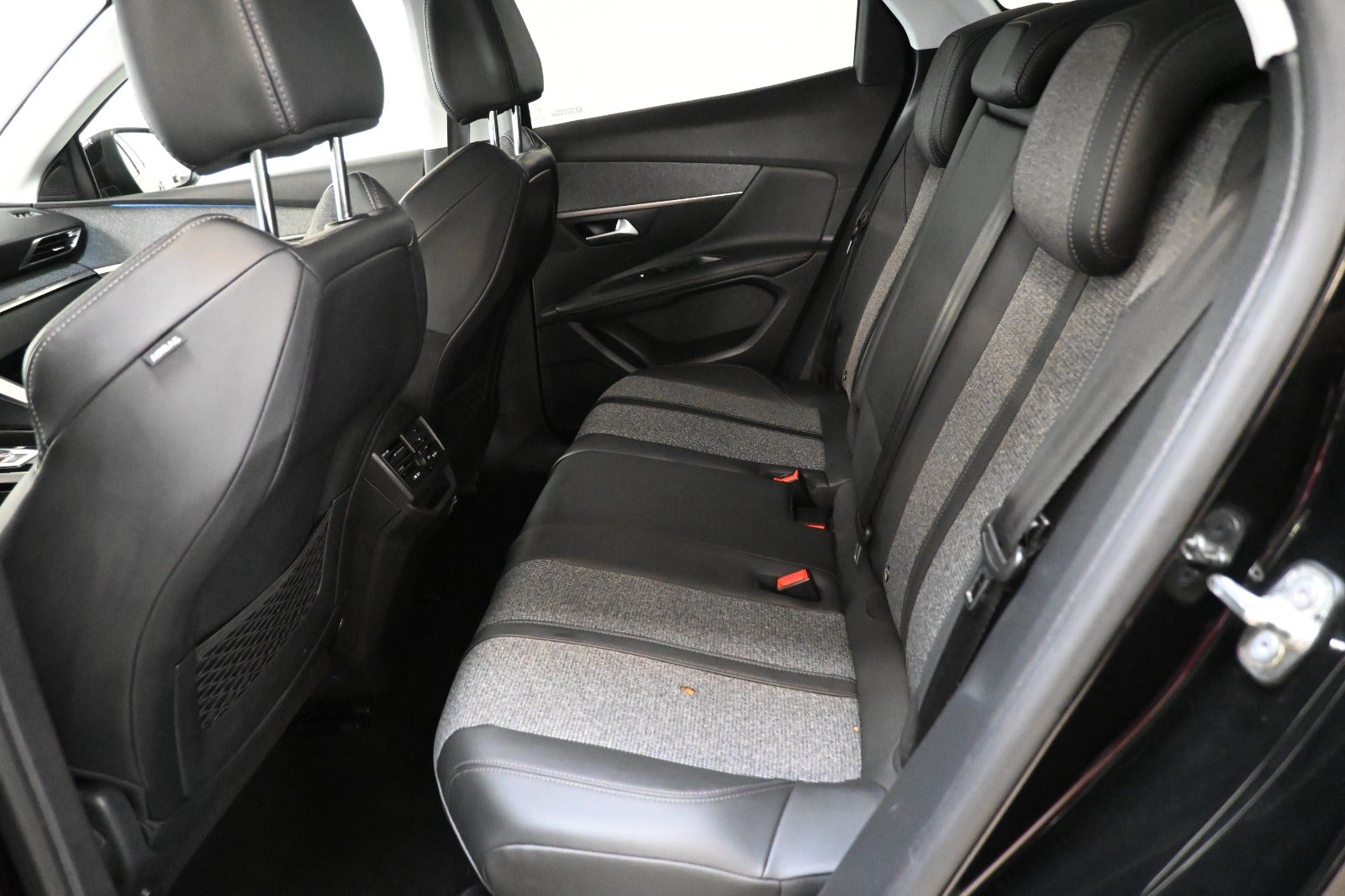 Peugeot 3008 BlueHDi 130 Allure LTD EAT8