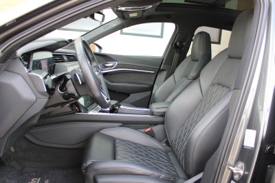 Audi e-tron S-line Sportback quattro