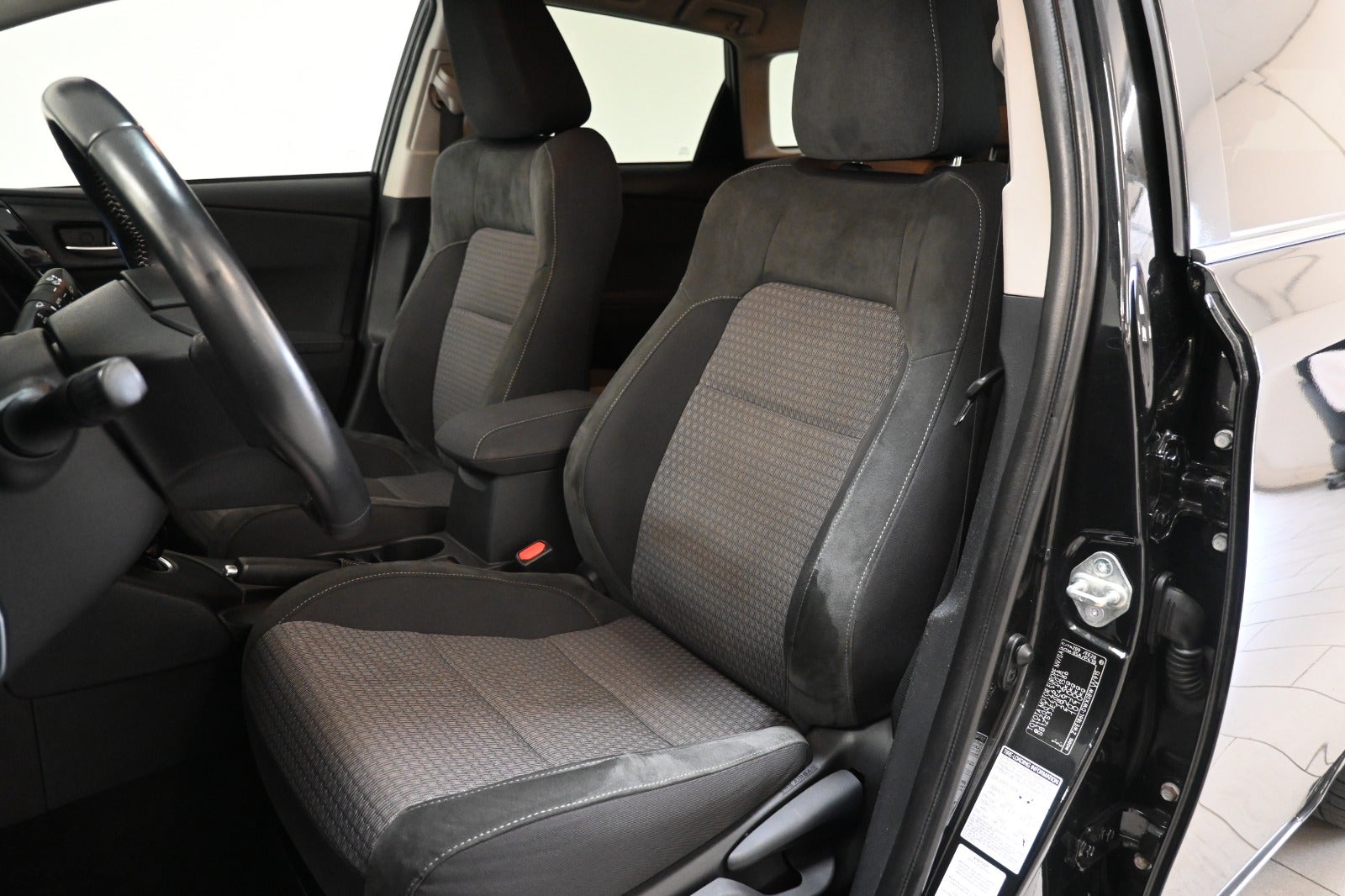 Toyota Auris Hybrid H2 Selected Touring Sports CVT