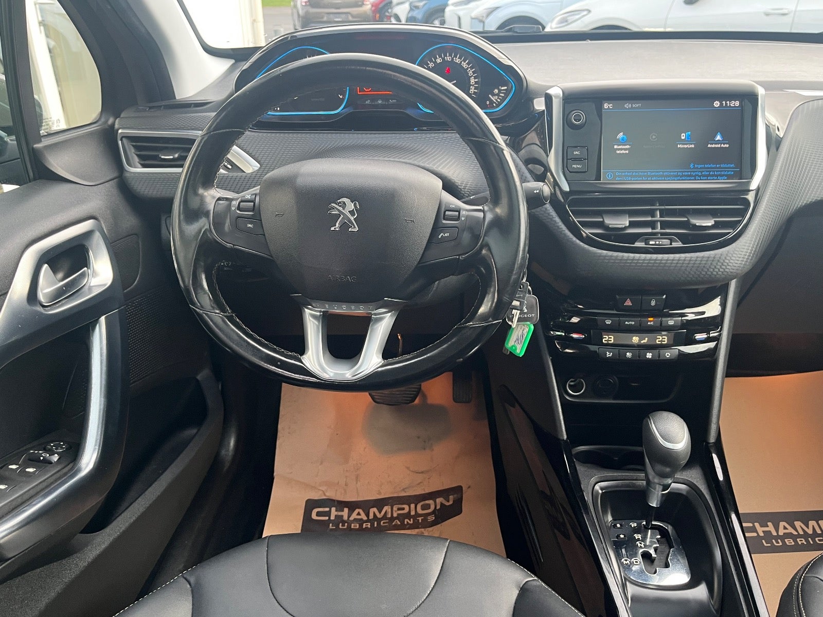 Billede af Peugeot 2008 1,2 e-THP 110 Allure Sky EAT6