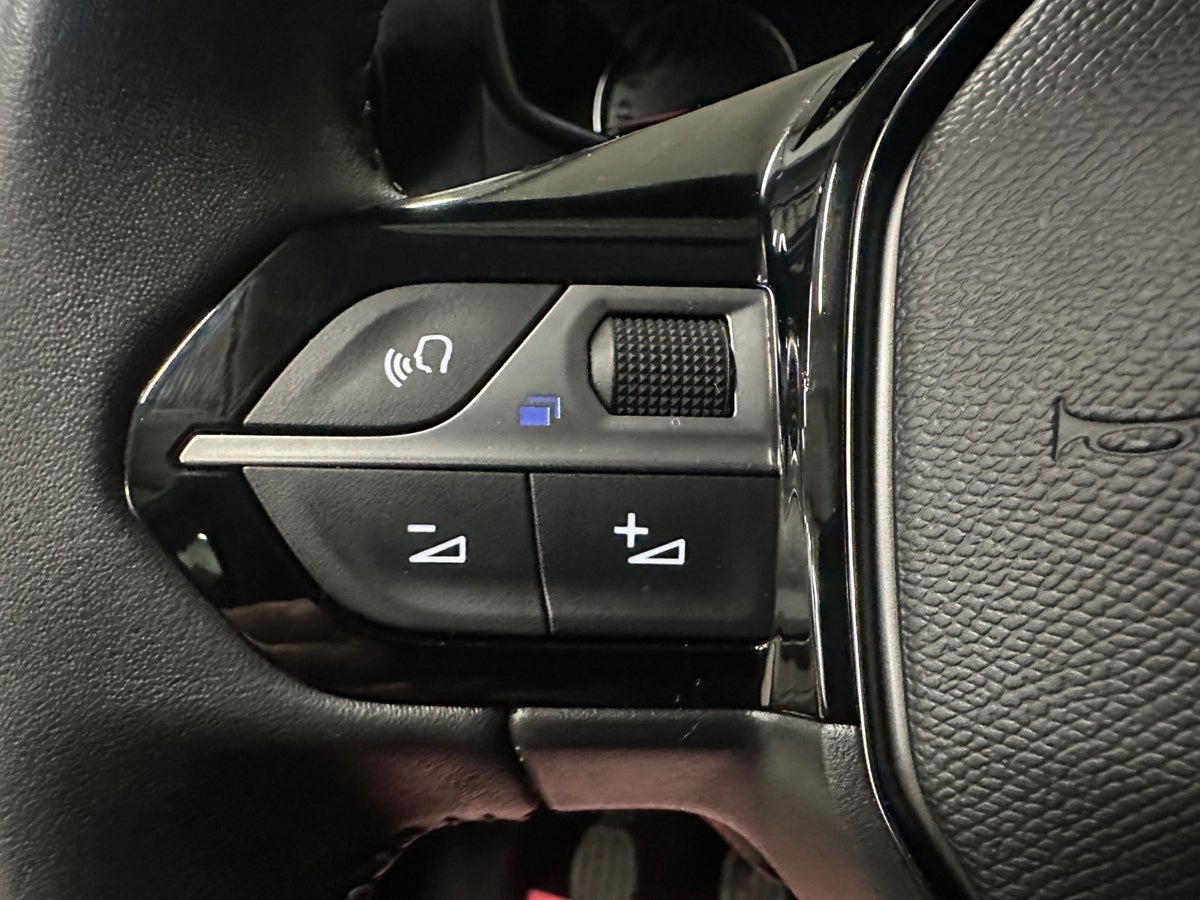 Peugeot 208 PureTech 75 Active Pack Peugeot 208 PureTech 75 Active Pack