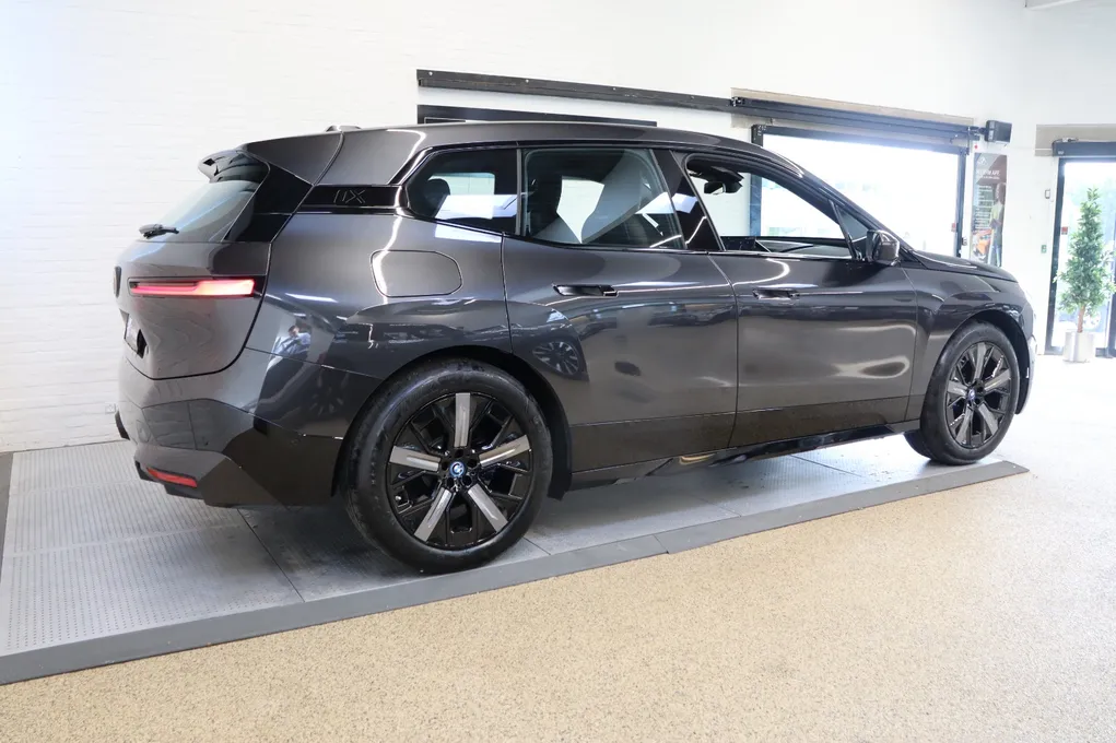 BMW iX xDrive40 Sport Line