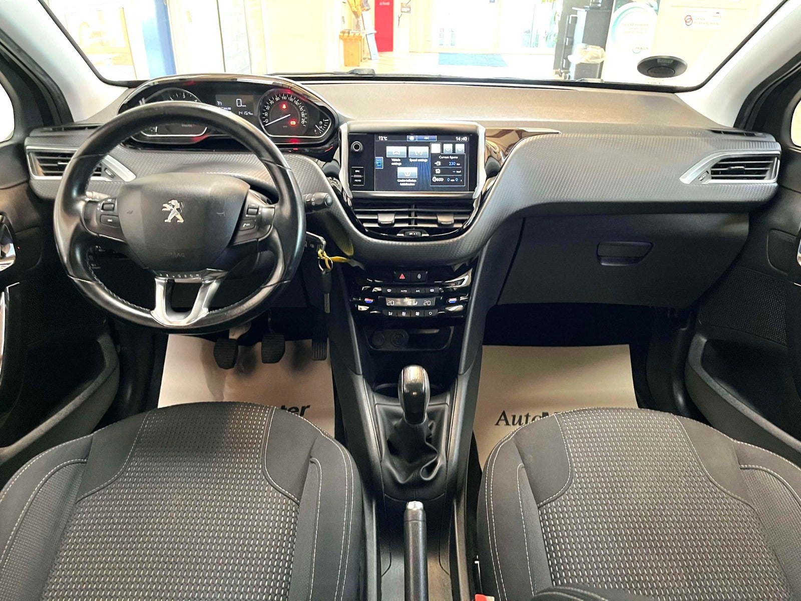 Peugeot 208 2016