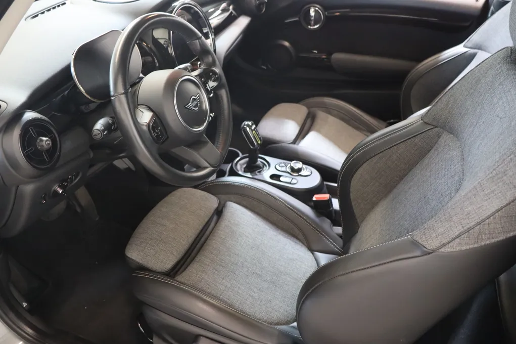 MINI Cooper SE Classic Trim